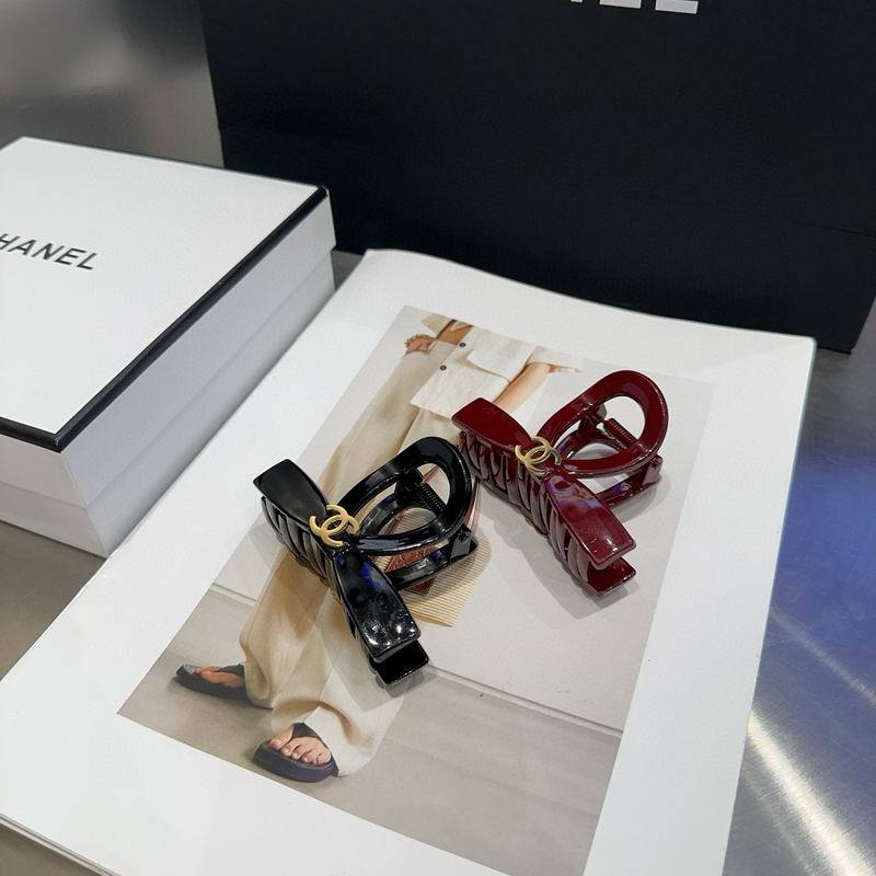 Chanel Hair grab clip hh49